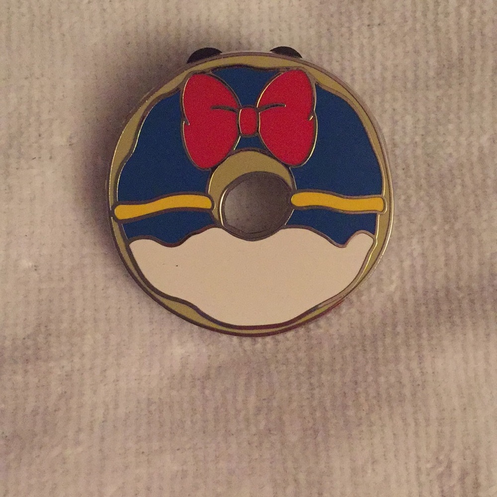 Donald duck disney pin